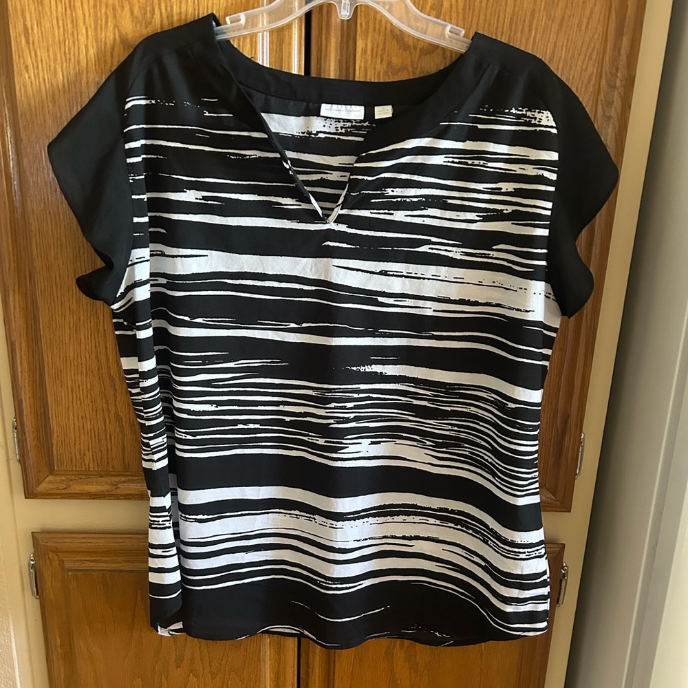 New York & Company Black and White Striped Women's Top